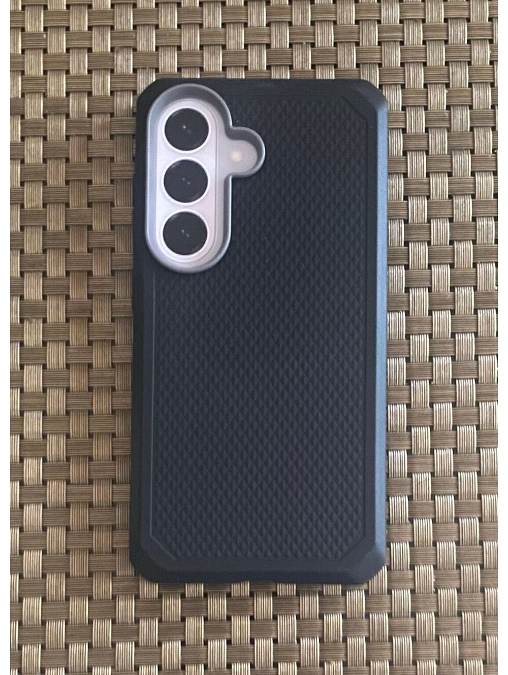 Onn Magnetic Compatible Duel-Layer Case for Samsung Galaxy S26 Black